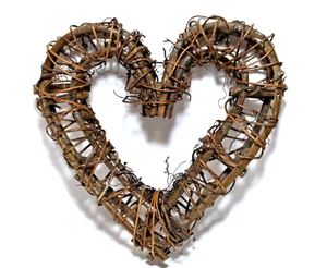 Corona da appendere a parete vintage a forma di cuore intrecciata con vite - Foto 1 di 4