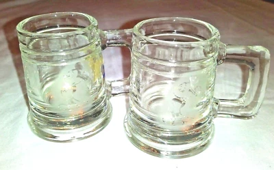 2 tazas de vidrio Walt Disney Mickey Mouse vaso de chupito papá y mamá en la parte posterior grabadas Foto 1 de 4