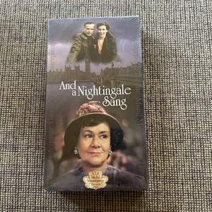 Mobil Masterpiece Theater, "And a Nightingale Sang" Joan Plowright 1991 - Picture 1 of 3