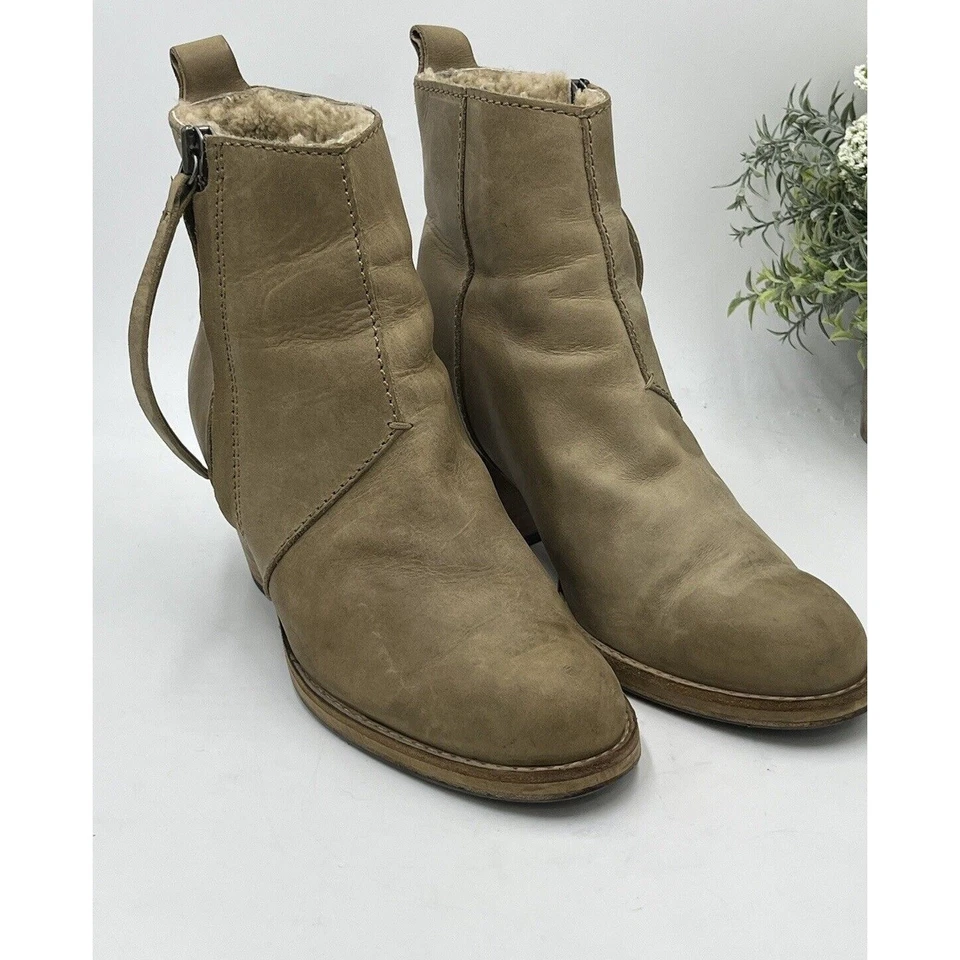 Acne Studios Luxury Beige Pistol Leather Side Zip Ankle Booties Sz39/8.5 US - Image 1 of 4
