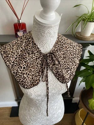 Joe Browns Peter Pan Collars X2, Animals Print Print And Black Lace, New - Image 1 of 4