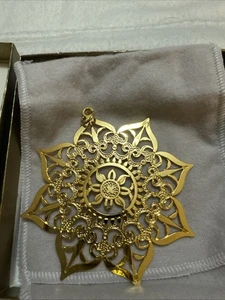 Metropolitan Museum of Art MMA Star Ornament 2007 etched gold overlay Star - Picture 1 of 7