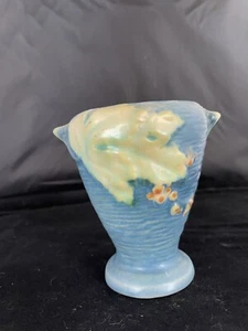 Roseville Bushberry Blue 1941 Vintage Art Pottery Ceramic Flower Vase 28-4 - Picture 1 of 3