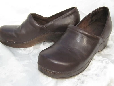 Bajo Mujer Talla 7M Zapatos Sin Cordones Marrón Oscuro Mula Ropa de Negocios 2" Tacón Foto 1 de 4