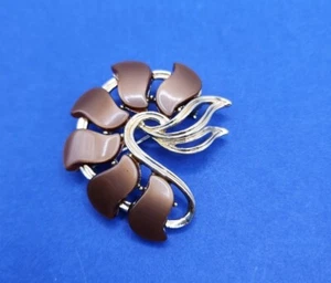 Vintage STAR Brown Thermoset Lucite Fall Color Brooch Pin Signed 1950s Gold Tone - Picture 1 of 13