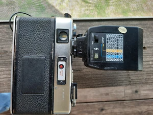YASHICA Electro 35 Camera w/Yashino DX 1:1.7 45mm Lens & Quantaray QA 25 Flash - Picture 1 of 8