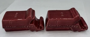 Milford Klay Kraft Art Pottery Massachusetts Map Outline Salt Pepper Shakers - Bild 1 von 6