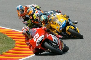 Ducati MotoGP Loris Capirossi: impresión de metal - lienzo de galería - póster FujiFilm - Imagen 1 de 48