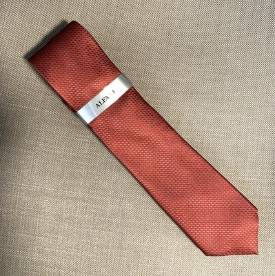 Corbata de cuello ajustada Alfani Elloree para hombre roja borgoña lisa precio de venta sugerido por el fabricante $55 Foto 1 de 3