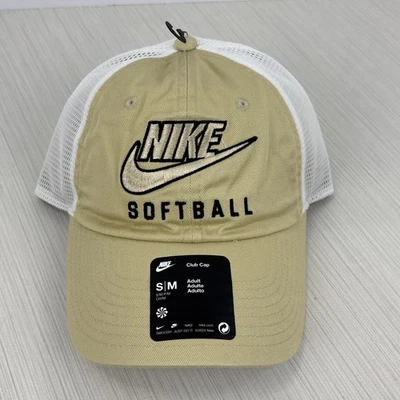 Nike Softbol Club Gorra Equipo Dorado Blanco Malla Correa Trasera Sombrero Talla S/M NUEVO Foto 1 de 4