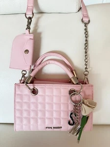 NUEVO CON ETIQUETAS BOLSO BANDOLERA STEVE MADDEN BCAROLA 3 CON FLOR SM LLAVERO ROSA - Imagen 1 de 6