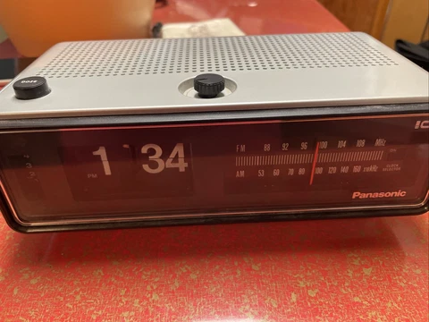 Vintage Panasonic RC-6253 Flip Number Alarm Clock Radio Works Cover