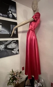 Vintage 1930s/40s MOVIE STAR PINK SATIN DRESSING GOWN BUTTON FRONT LEFT ZIPPER S - Picture 1 of 24
