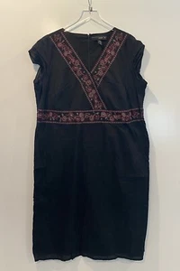 Venezia Etuikleid schwarz bestickt Damen Größe 22/24 (799) - Bild 1 von 4