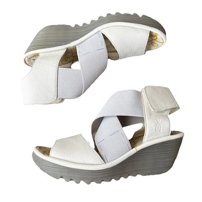 Sandalia de cuña Fly London Yuba de cuero blanco correa ajustable al tobillo para mujer 40 9-9,5 Foto 1 de 4