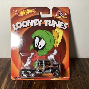 2013 HOT WHEELS LOONEY TUNES KENWORTH W900 MARVIN MARTIAN TRUCK - Picture 1 of 3