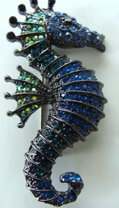 NWT Beautiful Collectible Silvertone Seahorse Green Blue Crystal - Picture 1 of 4