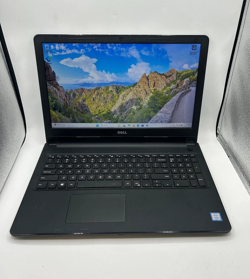 Laptop Dell Inspiron 15 3567 i5-7200U 2,50 GHz 8 GB RAM 250 GB HDD Win 11 Home Foto 1 de 4