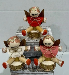 3 Vintage gesponnene Baumwollengel auf Trommeln Mini Figuren Made in Japan - 2" - Bild 1 von 13