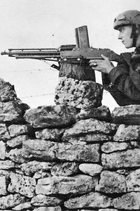 WW2 - Soldat français avec un Fusil-mitrailleur 24/29 en 1939 - Picture 1 of 1