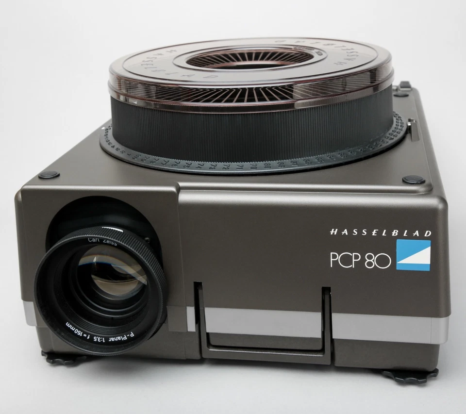 Hasselblad PCP 80 Proyector Deslizante con Estuche, 5 Bandejas, Lente 150mm, Control Remoto, Probado Foto 1 de 4