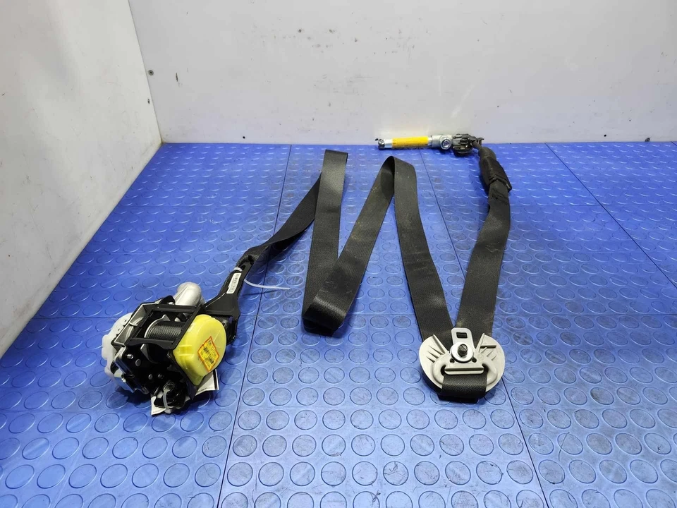 17-22 Kia Niro retrator de cinto de segurança dianteiro lado direito do passageiro preto fabricante de equipamento original - Imagem 1 de 4