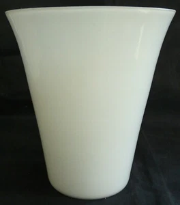 Vase blanc vintage – Verrerie de Vianne (47) – fait main – H. 18 cm – Ref 4288 - Picture 1 of 4