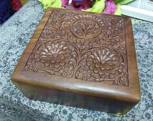 Beautiful Hand Carved Square Trinket Box Indain Sheesham Wood (CC-7640) - Picture 1 of 1