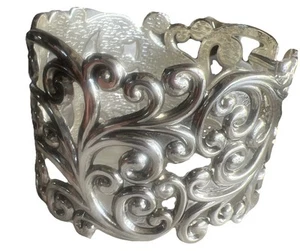 GORGEOUS Designer Silver Filigree Texture Oval Hinged Bangle Bracelet - Picture 1 of 4