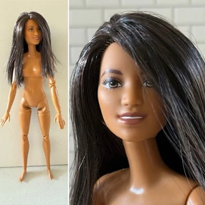 Barbie 2018 Soccer Made To Move Brunette Articulated FCX82 Nude Doll For OOAK - Bild 1 von 10