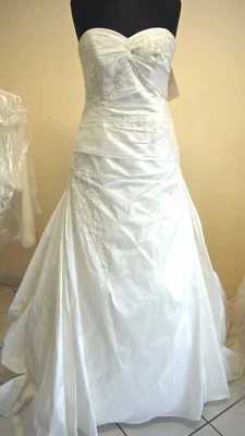 BRAUTKLEID Standesamt creme Gr. 42 Taft Elisabeth Konin aus Geschäftsauflösung  - Bild 1 von 4