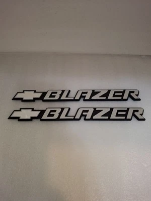  Placa de identificación emblema lateral Chevrolet "BLAZER" 95-05 96 97 98 99 00 01 02 03 04 *Par Foto 1 de 4