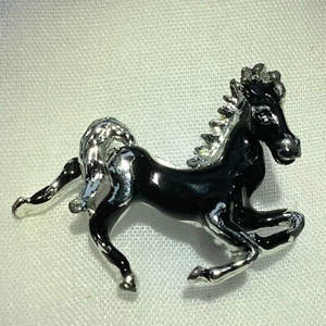 Vintage Horse Silver Black Tone Lapel Clothing Pin Kentucky Derby 1” Collectible - Picture 1 of 5