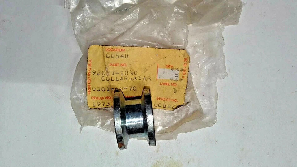 Coleira de eixo de roda traseira Kawasaki 1979-80 KX80 FABRICANTE DE EQUIPAMENTO ORIGINAL 92027-1090 ENVIO RÁPIDO - Imagem 1 de 1