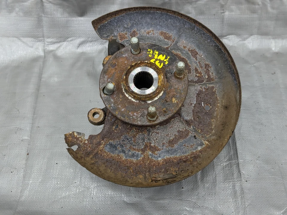 94-97 Mazda Miata / Nudillo del husillo trasero / Lado del conductor / 1994-1997 94NA6W Foto 1 de 4