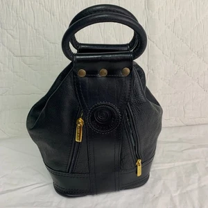 Made in Italy Schwarz Leder Gold Nieten Top Handle Tote Rucksack - Bild 1 von 17