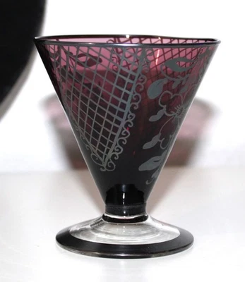 Antigua copa de vino de amatista superpuesta plateada floral y encaje Foto 1 de 4