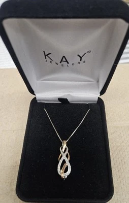 Collar DIAMOND INFINITY 1/20 ct tw corte redondo 10K oro 2 tonos y plata de ley Foto 1 de 4