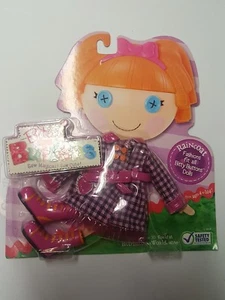 Lalaloopsy Regenmantel und Regenstiefel nagelneu nie geöffnet - Bild 1 von 1