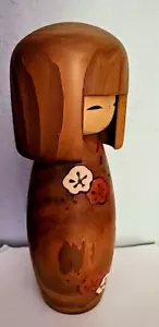 Vintage asiatische Usaburo japanische Kokeshi Puppe Holz 10" weiß rote Blumen signiert - Bild 1 von 11