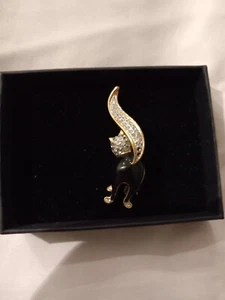 Brooch cat design, black and diamonte with safety catch pin - Picture 1 of 3