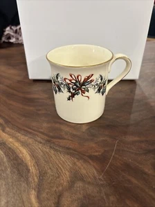 Lenox Winter Greetings Christmas Holly Coffee Mug Ivory Bone China Gold Trim - Picture 1 of 4