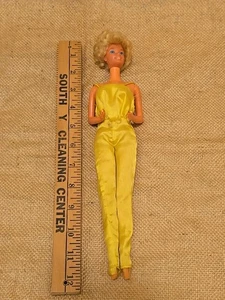 Muñeca Barbie Pretty Changes 1978 vintage #2598 pelo corto rizado rubio usada - Imagen 1 de 14