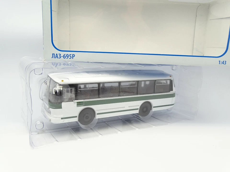 Armadyc 1/43 - Bus Car Autobus Maz 695P Blanc et Vert - Photo 1/1