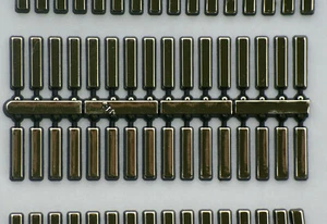 Rechteckige Gold Kunststoff Zifferblattmarker in vier Größen 6,10,16, & 18 mm erhältlich - Bild 1 von 3