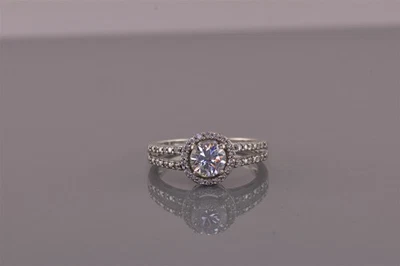 Anillo de plata esterlina con halo solitario de circonitas cúbicas acentuado banda dividida 925 talla: 7 Foto 1 de 4