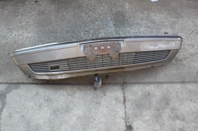 1982 MERCEDES 300SD W126 FRONT BUMPER COVER MINOR DAMAGE) - Image 1 of 4