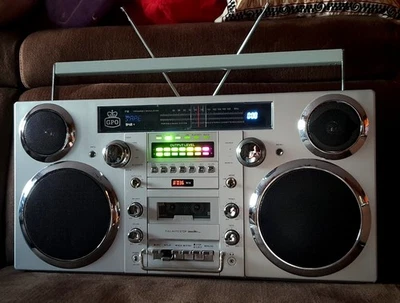BOOMBOX GPO BROOKLYN RADIO FM/TAPE/AUX/BLUETOOTH ² - Bild 1 von 4