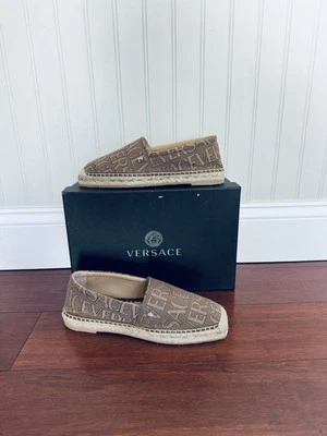 Alpargatas de lona con estampado de logotipo Versace beige marrón UE 38,5 EE. UU. 8 (funcionan 1/2 pequeñas) Foto 1 de 4