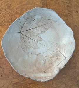 Blatt Kunst Keramik Schale Bergahorn Deko verdrahtet zum Aufhängen signiert Rasmussen - Bild 1 von 8